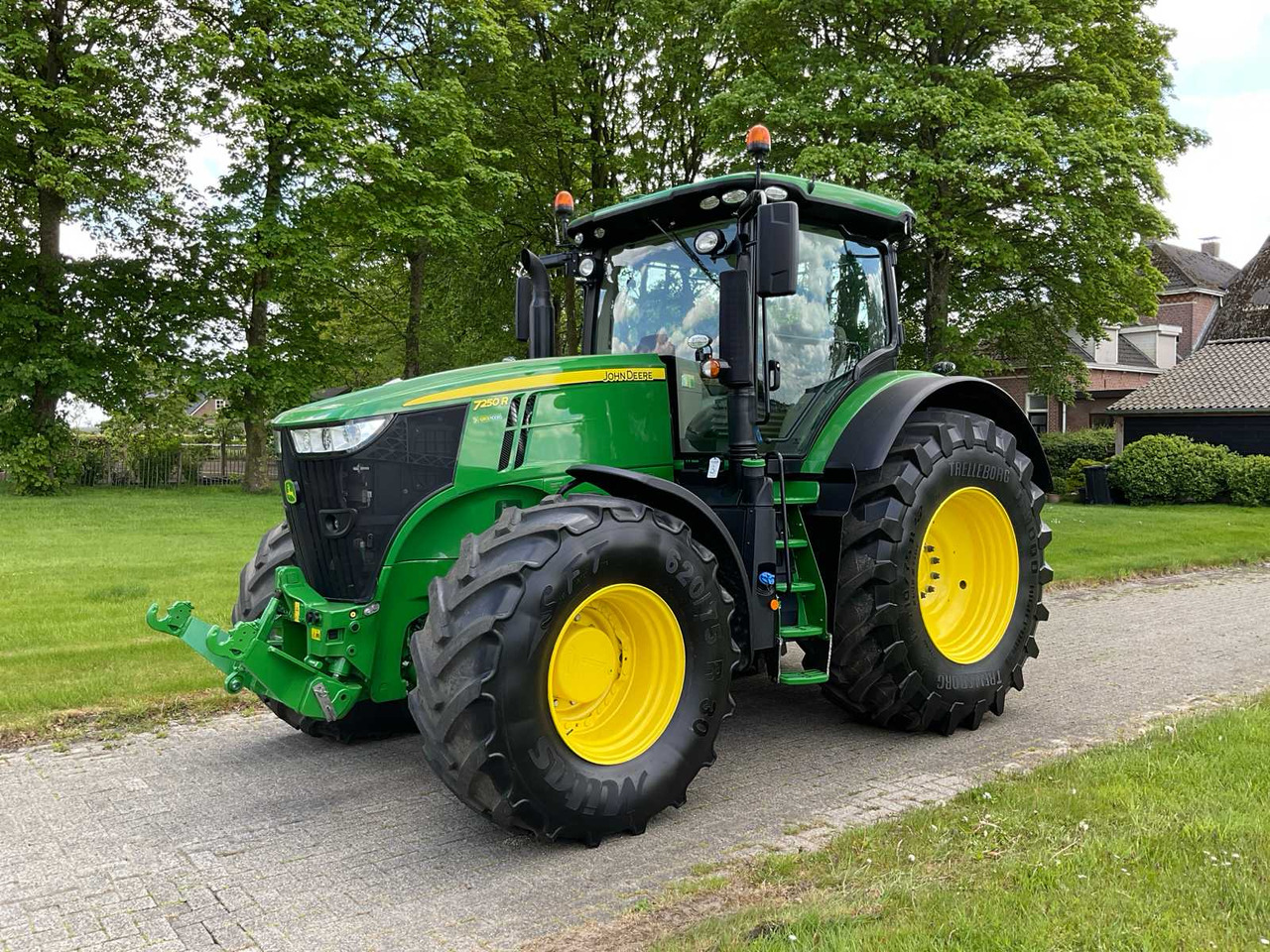 John Deere 7250R - Τρακτέρ: φωτογραφία 1 John Deere 7250R - Τρακτέρ: φωτογραφία 1
