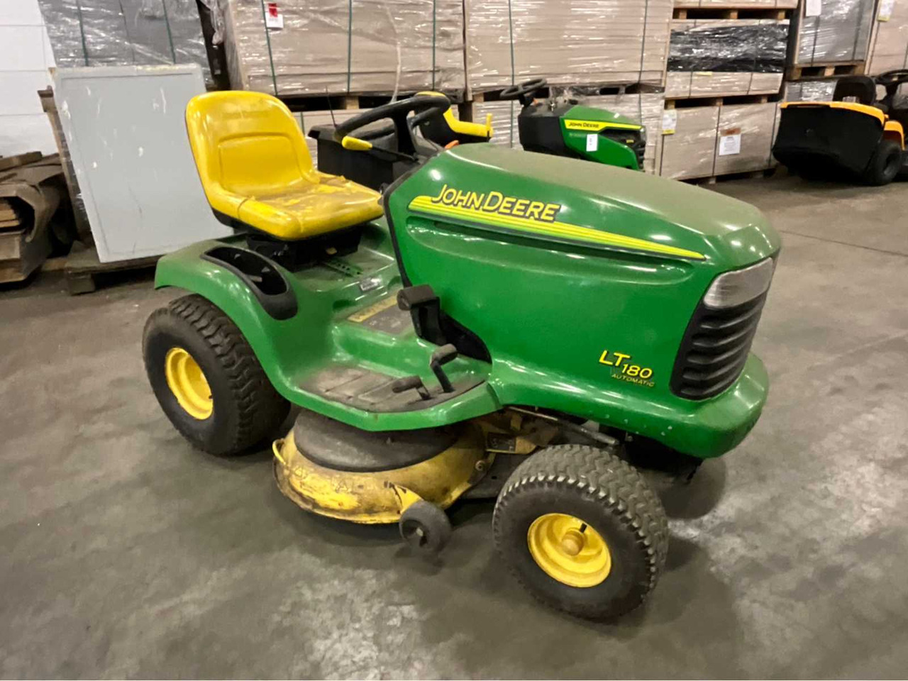 John Deere LT180 automatic - Χλοοκοπτικό: φωτογραφία 4 John Deere LT180 automatic - Χλοοκοπτικό: φωτογραφία 4