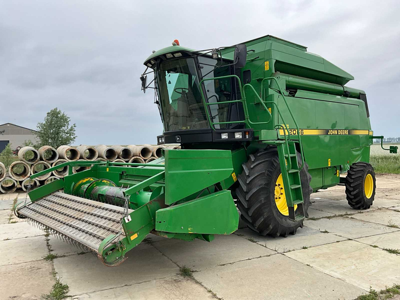 John deere 2066 - Θεριζοαλωνιστική μηχανή: φωτογραφία 1 John deere 2066 - Θεριζοαλωνιστική μηχανή: φωτογραφία 1
