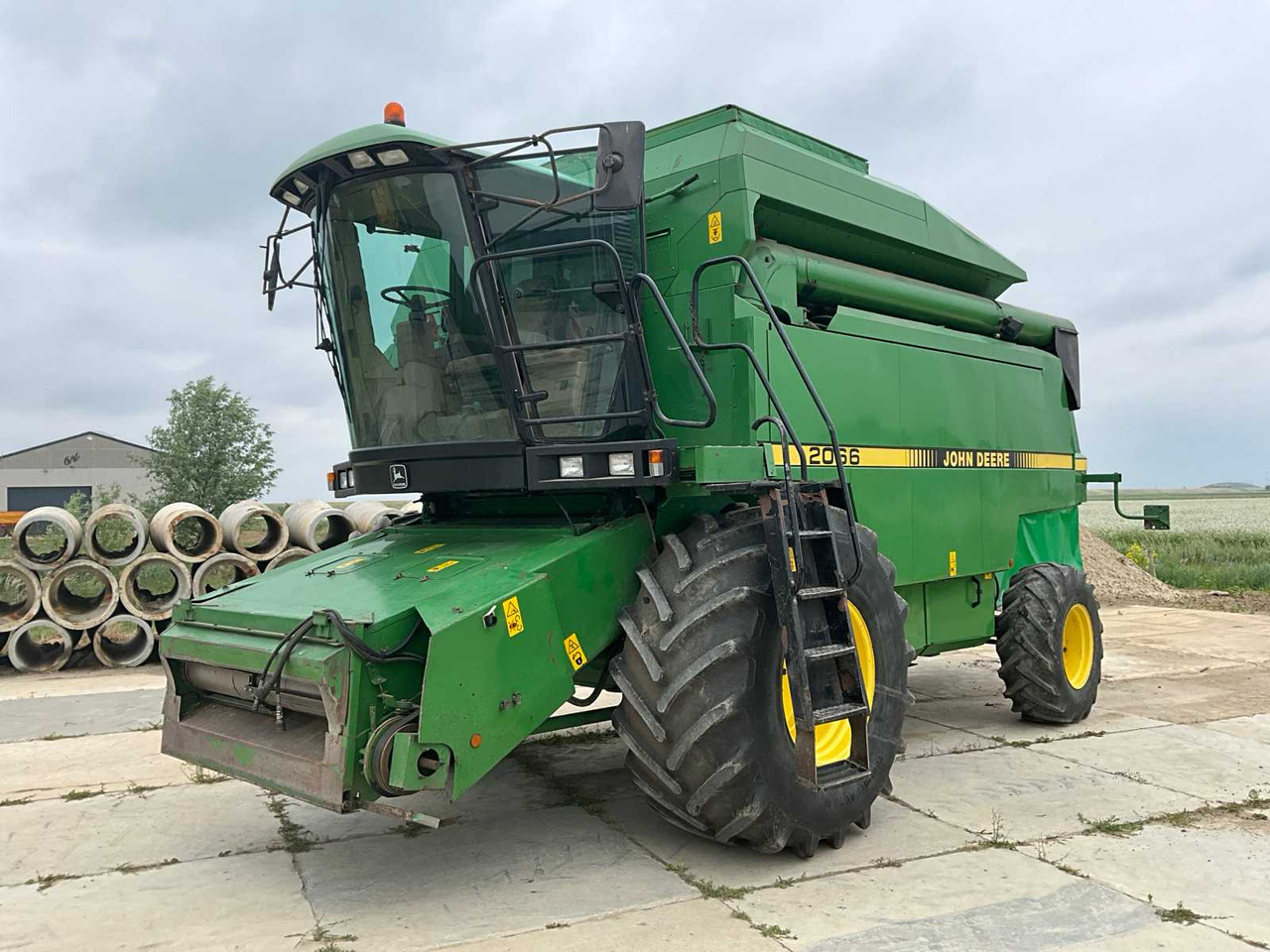 John deere 2066 - Θεριζοαλωνιστική μηχανή: φωτογραφία 1 John deere 2066 - Θεριζοαλωνιστική μηχανή: φωτογραφία 1