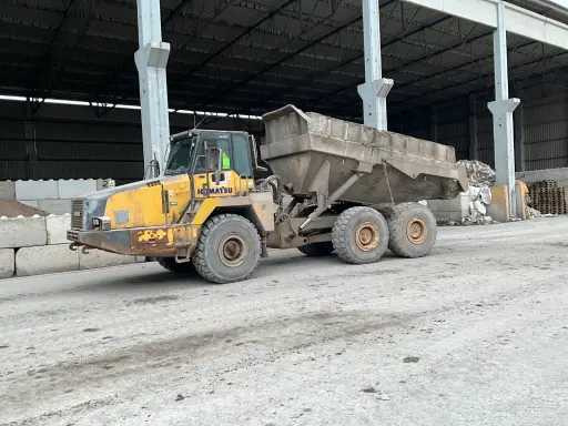 Komatsu HM300-2 - Ανατρεπόμενο όχημα: φωτογραφία 2 Komatsu HM300-2 - Ανατρεπόμενο όχημα: φωτογραφία 2