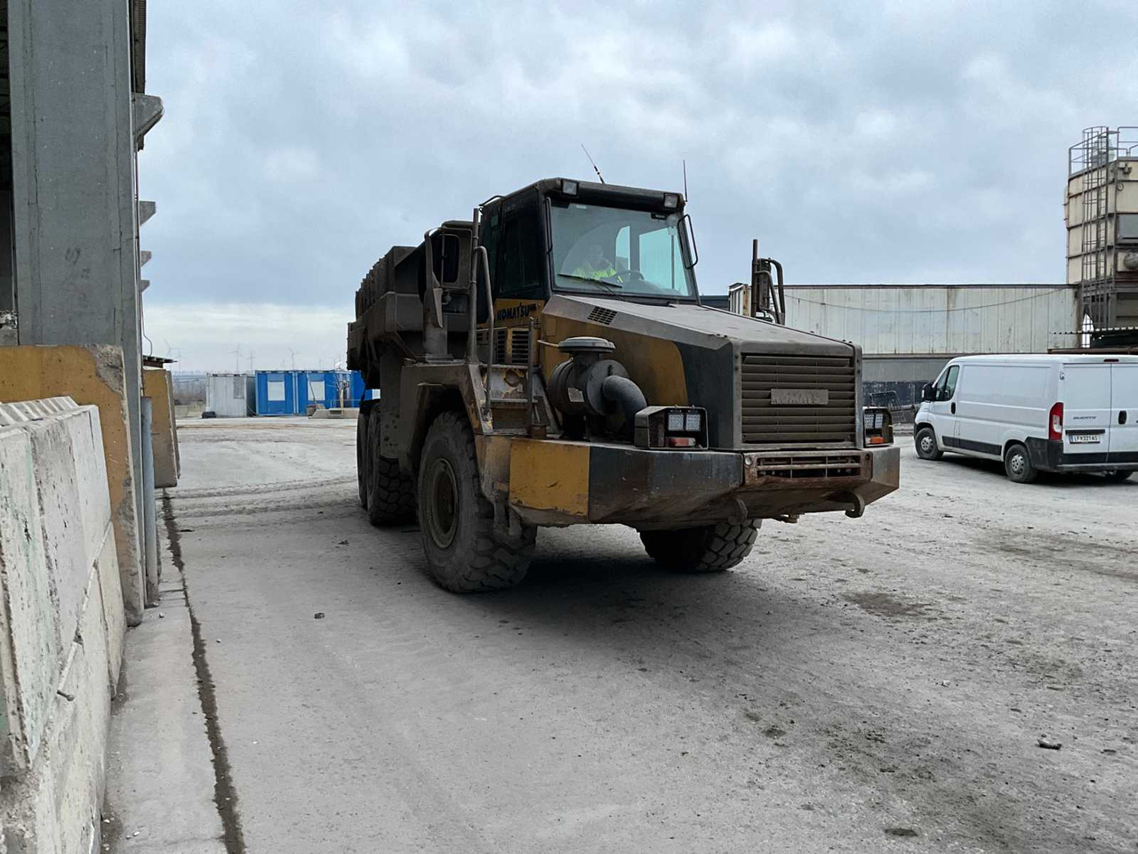 Komatsu HM300-2 - Ανατρεπόμενο όχημα: φωτογραφία 4 Komatsu HM300-2 - Ανατρεπόμενο όχημα: φωτογραφία 4