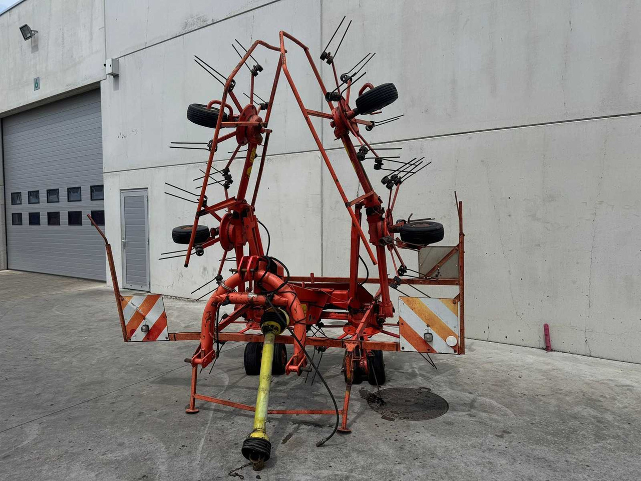 Kuhn GF640 - Σανού και κτηνοτροφικά μηχανήματα: φωτογραφία 1 Kuhn GF640 - Σανού και κτηνοτροφικά μηχανήματα: φωτογραφία 1