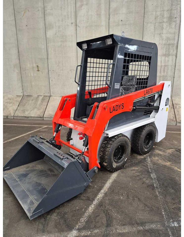 LADYS - 2025 - LA670 - SKID STEER LOADER - Ερπυστριοφόρος μικρός φορτωτής: φωτογραφία 3 LADYS - 2025 - LA670 - SKID STEER LOADER - Ερπυστριοφόρος μικρός φορτωτής: φωτογραφία 3