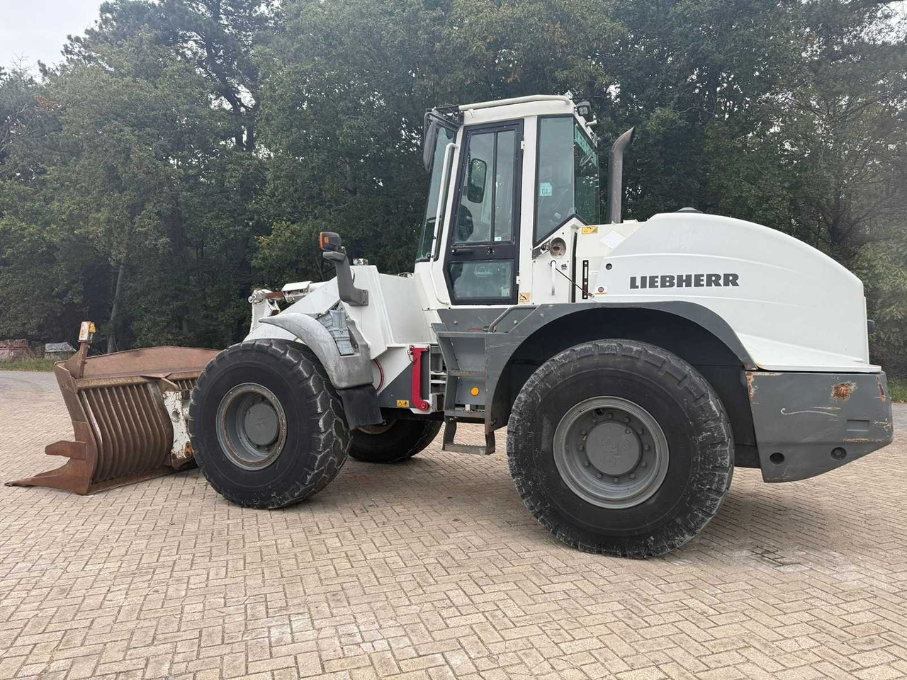 Liebherr LIEBHERR - L 538 - SHOVEL - Ελαστιχοφόρος φορτωτής: φωτογραφία 2 Liebherr LIEBHERR - L 538 - SHOVEL - Ελαστιχοφόρος φορτωτής: φωτογραφία 2