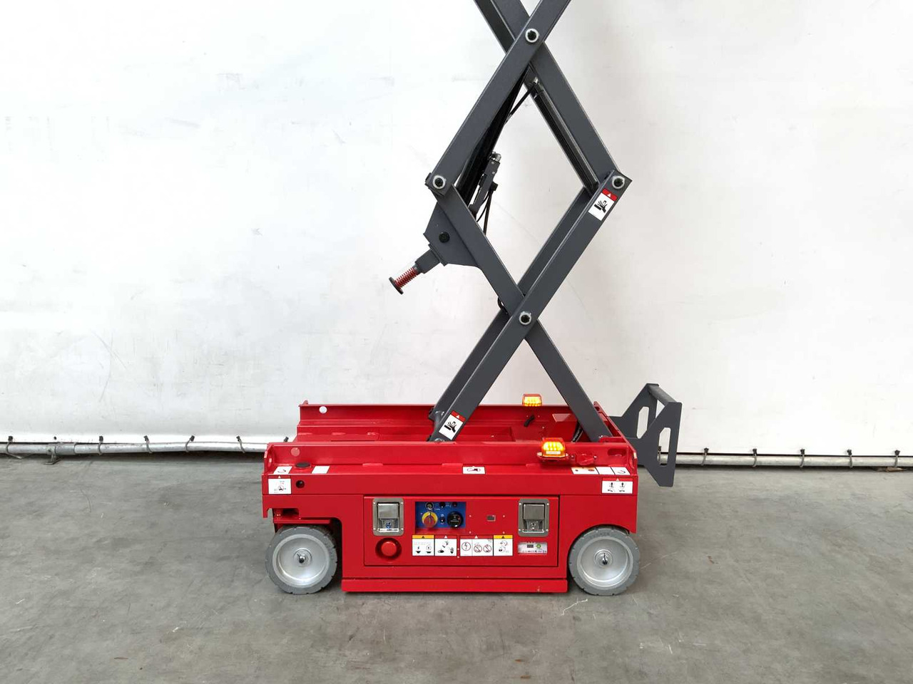 Πλατφόρμα εναέρια MANTALL XE-60 MINI - SCISSOR LIFT AERIAL PLATFORM 6.4M 2024: φωτογραφία 12 Πλατφόρμα εναέρια MANTALL XE-60 MINI - SCISSOR LIFT AERIAL PLATFORM 6.4M 2024: φωτογραφία 12