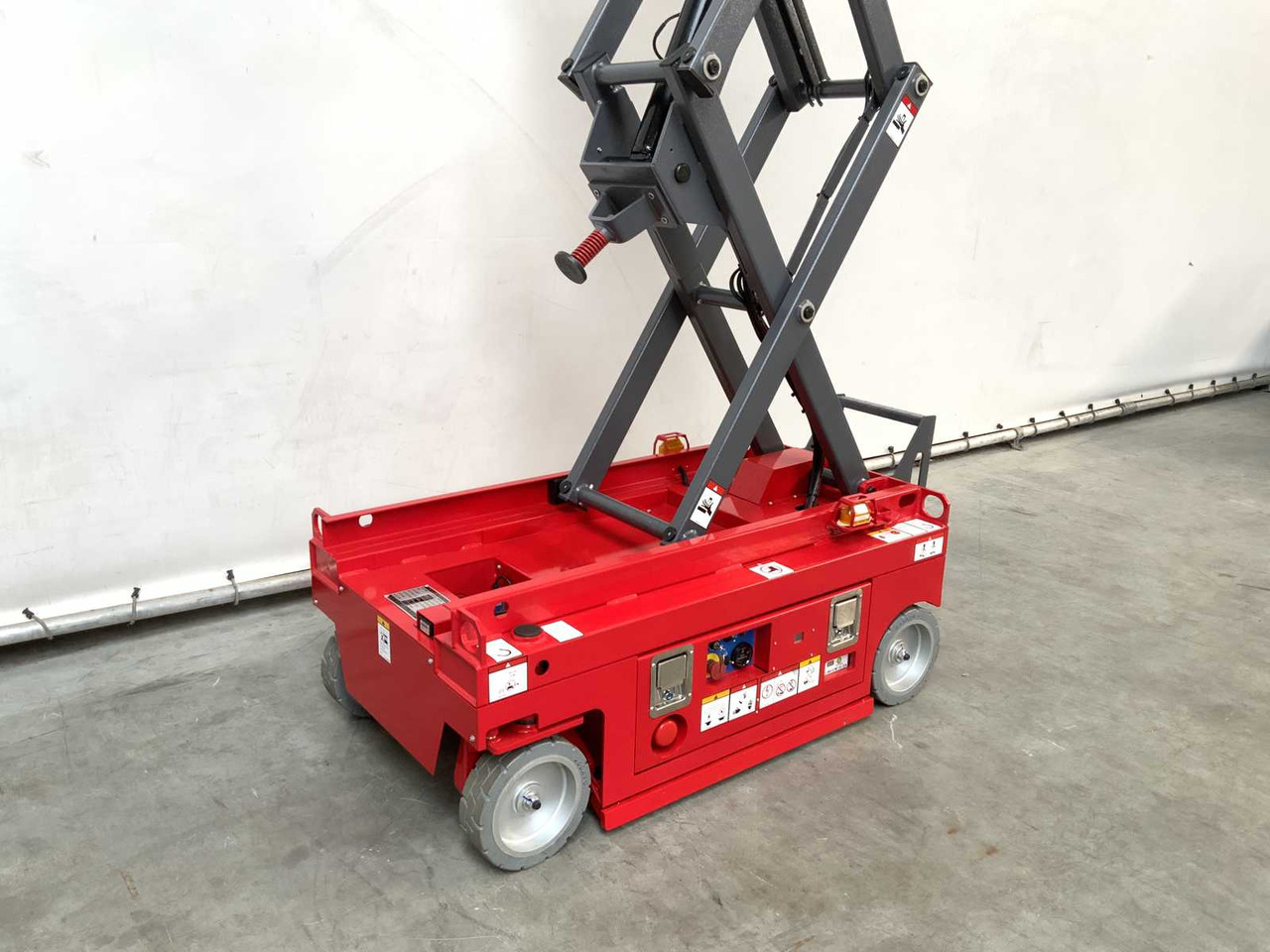 Πλατφόρμα εναέρια MANTALL XE-60 MINI - SCISSOR LIFT AERIAL PLATFORM 6.4M 2024: φωτογραφία 13 Πλατφόρμα εναέρια MANTALL XE-60 MINI - SCISSOR LIFT AERIAL PLATFORM 6.4M 2024: φωτογραφία 13
