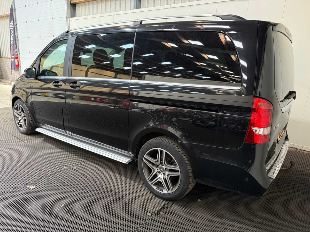 MERCEDES-BENZ - V-CLASS - V 220 - DOUBLE CAB - COMMERCIAL VEHICLE - 2015 - Ελαφρύ επαγγελματικό: φωτογραφία 5 MERCEDES-BENZ - V-CLASS - V 220 - DOUBLE CAB - COMMERCIAL VEHICLE - 2015 - Ελαφρύ επαγγελματικό: φωτογραφία 5