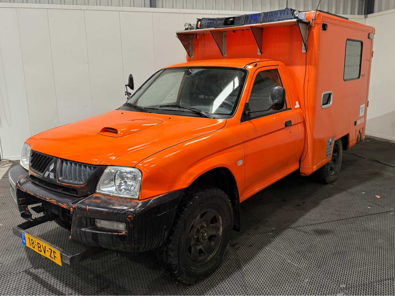 MITSUBISHI - L 200 - 4X4 - EX RESCUE BRIGADE - COMMERCIAL VEHICLE - 2006 - Ελαφρύ επαγγελματικό: φωτογραφία 1 MITSUBISHI - L 200 - 4X4 - EX RESCUE BRIGADE - COMMERCIAL VEHICLE - 2006 - Ελαφρύ επαγγελματικό: φωτογραφία 1