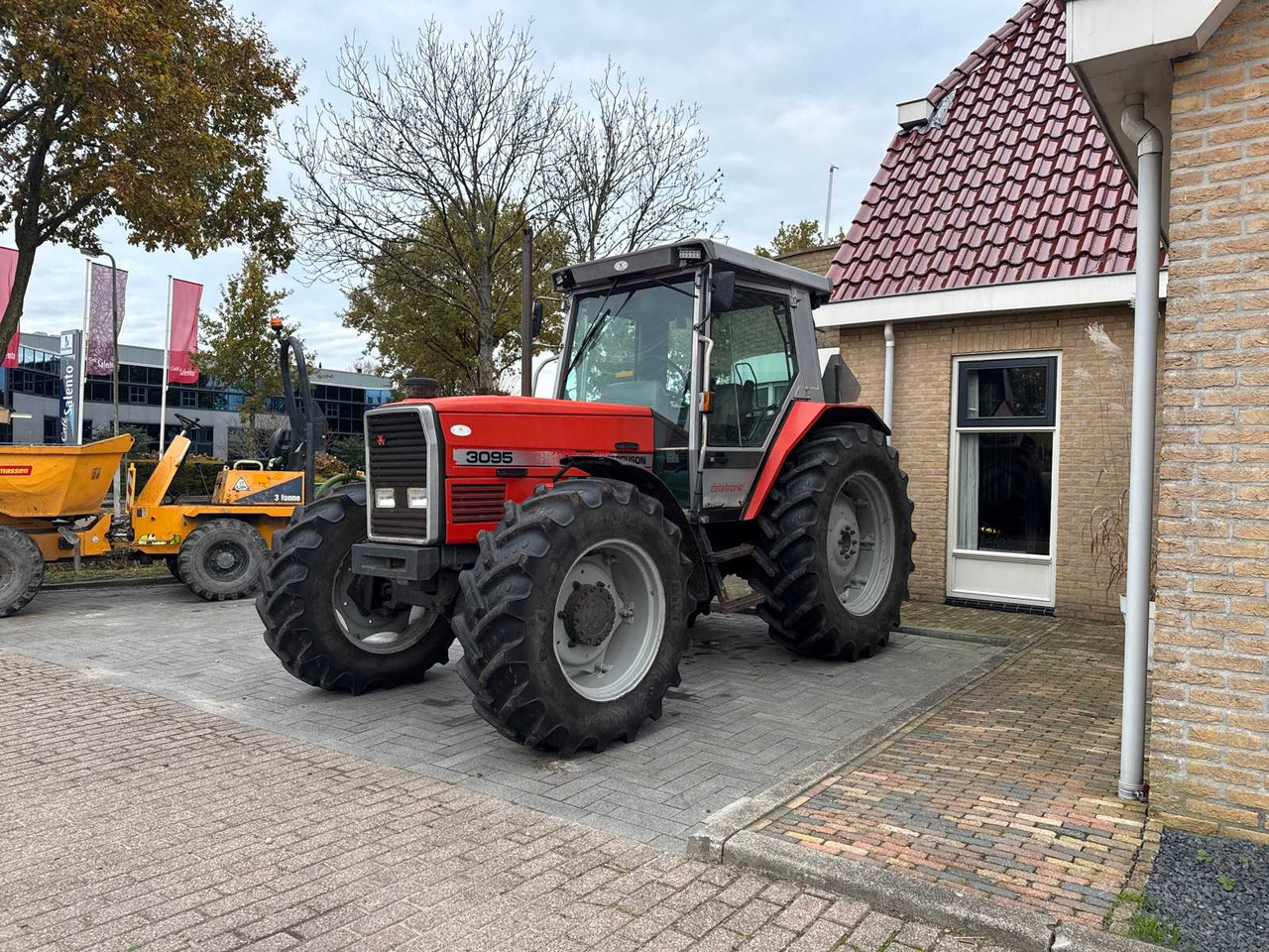 Massey-Ferguson MASSEY-FERGUSON - 3095 DATATRONIC - ALL-WHEEL DRIVE AGRICULTURAL TRACTOR - Τρακτέρ: φωτογραφία 3 Massey-Ferguson MASSEY-FERGUSON - 3095 DATATRONIC - ALL-WHEEL DRIVE AGRICULTURAL TRACTOR - Τρακτέρ: φωτογραφία 3