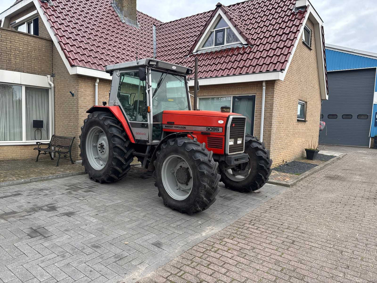 Massey-Ferguson MASSEY-FERGUSON - 3095 DATATRONIC - ALL-WHEEL DRIVE AGRICULTURAL TRACTOR - Τρακτέρ: φωτογραφία 2 Massey-Ferguson MASSEY-FERGUSON - 3095 DATATRONIC - ALL-WHEEL DRIVE AGRICULTURAL TRACTOR - Τρακτέρ: φωτογραφία 2