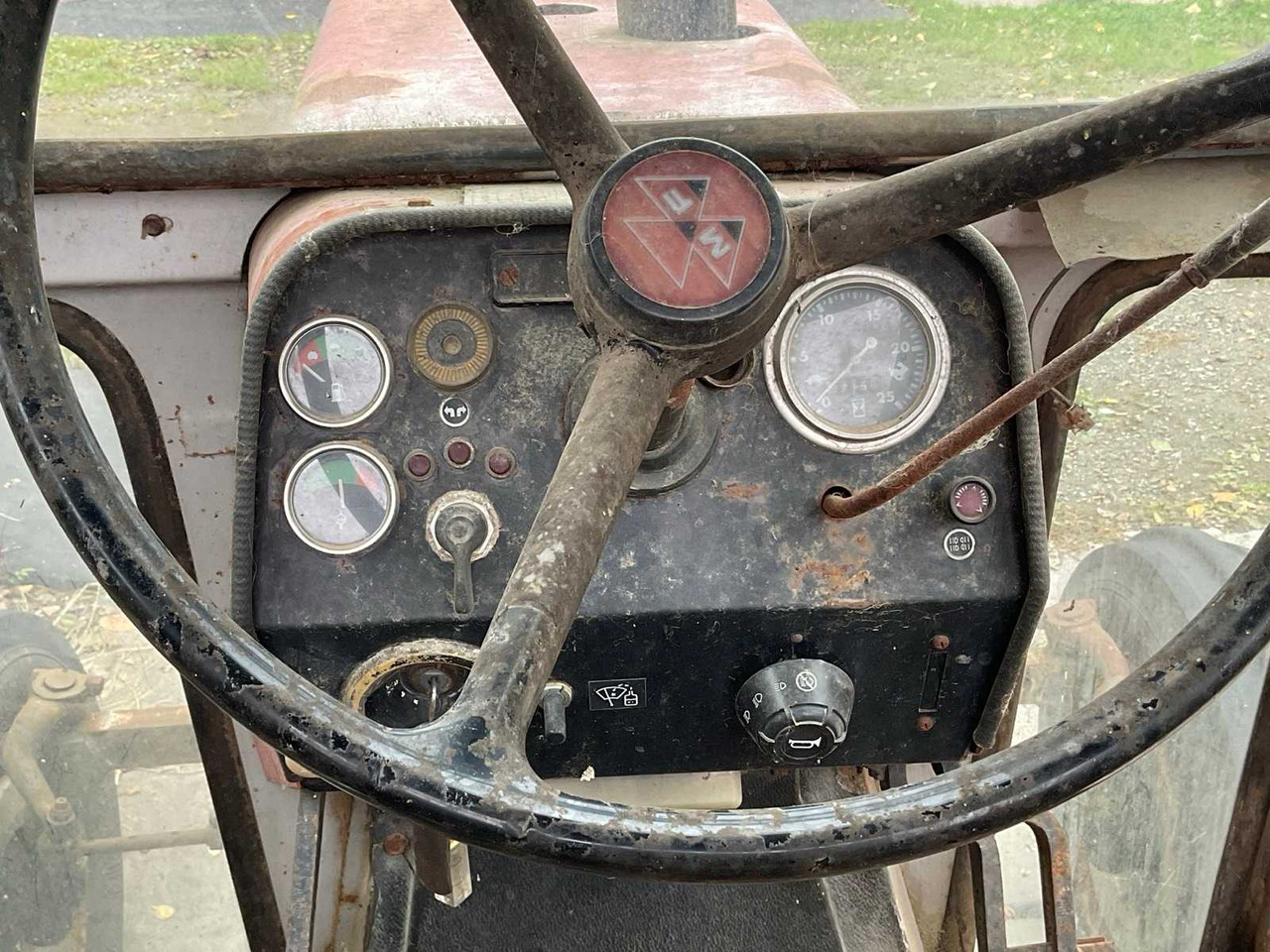 Τρακτέρ Massey Ferguson MF-590: φωτογραφία 16