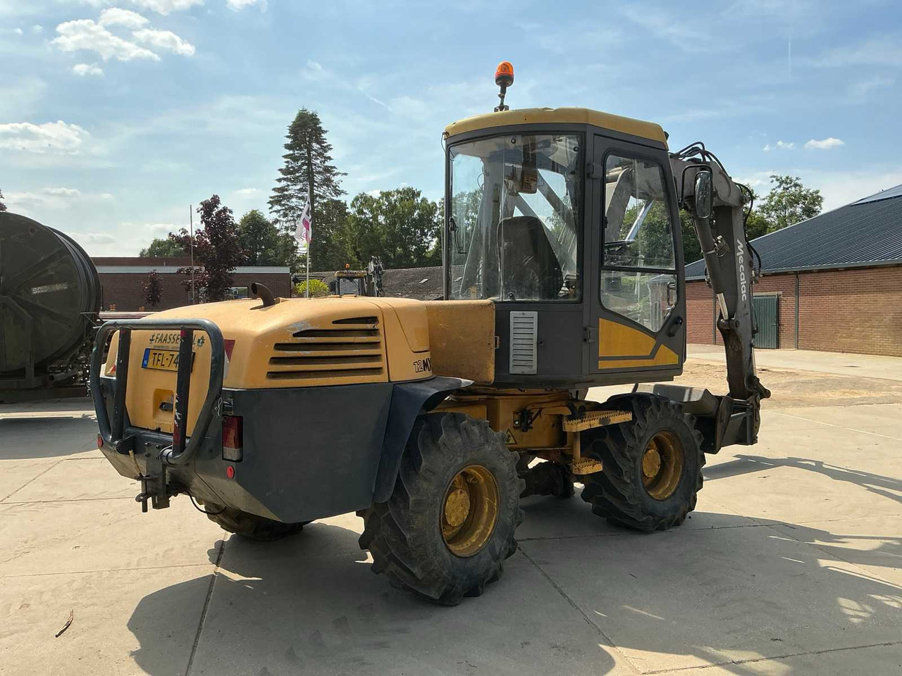 Mecalac 12MXT - Φορτωτής εκσκαφέας: φωτογραφία 5 Mecalac 12MXT - Φορτωτής εκσκαφέας: φωτογραφία 5