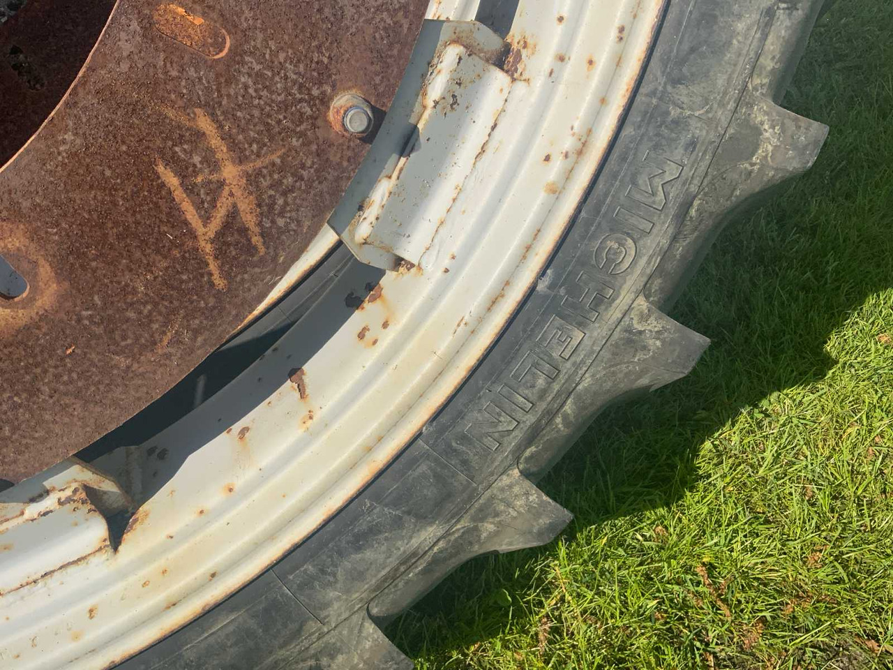 Michelin 9.5-48 bibagrip 3 - Ελαστικά και ζάντες για Τρακτέρ: φωτογραφία 5 Michelin 9.5-48 bibagrip 3 - Ελαστικά και ζάντες για Τρακτέρ: φωτογραφία 5