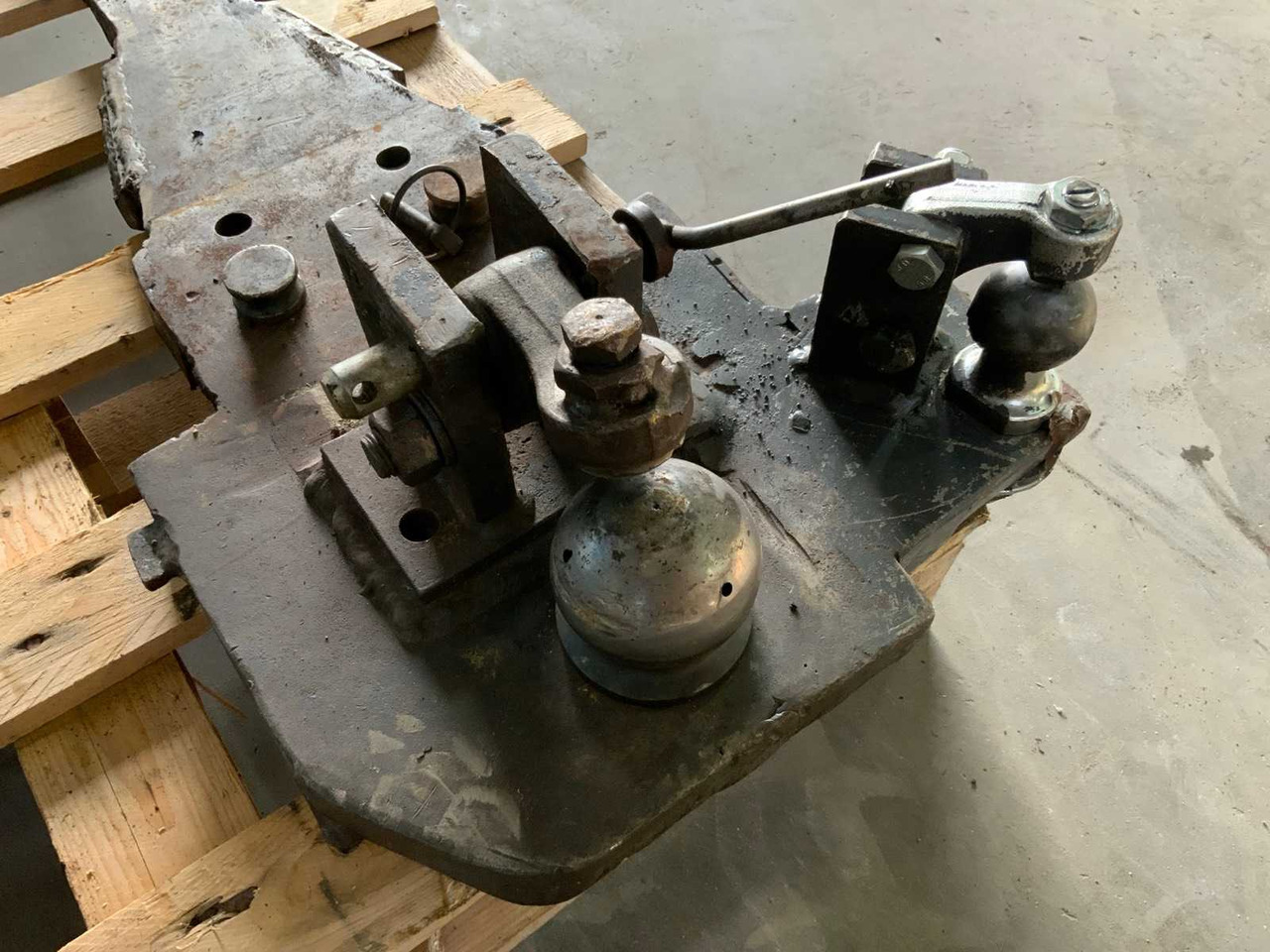 NEW HOLLAND 7000-SERIES / K80 - K50 TOWBAR - Τρακτέρ: φωτογραφία 3 NEW HOLLAND 7000-SERIES / K80 - K50 TOWBAR - Τρακτέρ: φωτογραφία 3