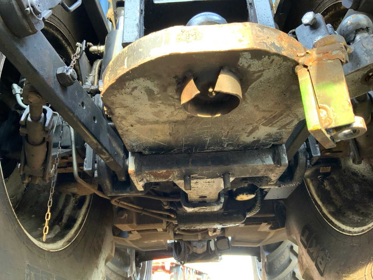 NEW HOLLAND 7000-SERIES / K80 - K50 TOWBAR - Τρακτέρ: φωτογραφία 4 NEW HOLLAND 7000-SERIES / K80 - K50 TOWBAR - Τρακτέρ: φωτογραφία 4