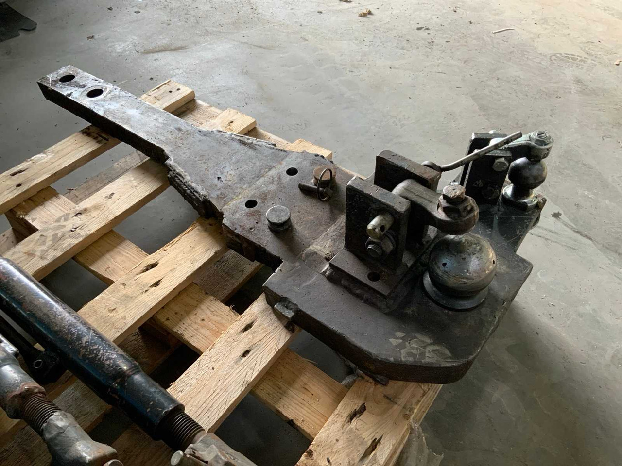 NEW HOLLAND 7000-SERIES / K80 - K50 TOWBAR - Τρακτέρ: φωτογραφία 2 NEW HOLLAND 7000-SERIES / K80 - K50 TOWBAR - Τρακτέρ: φωτογραφία 2