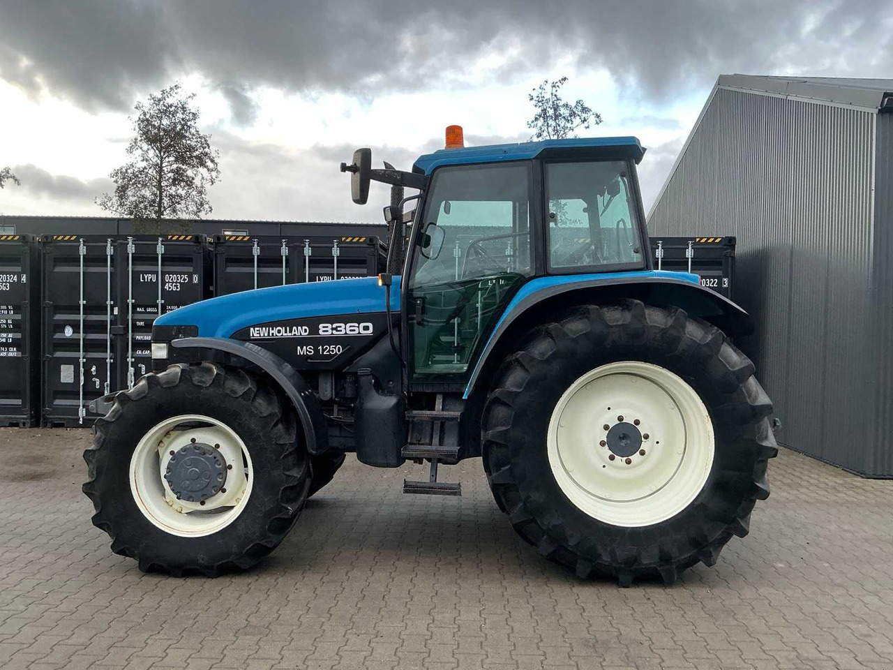 NEW HOLLAND 8360 ALL-WHEEL DRIVE FARM TRACTOR - Τρακτέρ: φωτογραφία 5 NEW HOLLAND 8360 ALL-WHEEL DRIVE FARM TRACTOR - Τρακτέρ: φωτογραφία 5