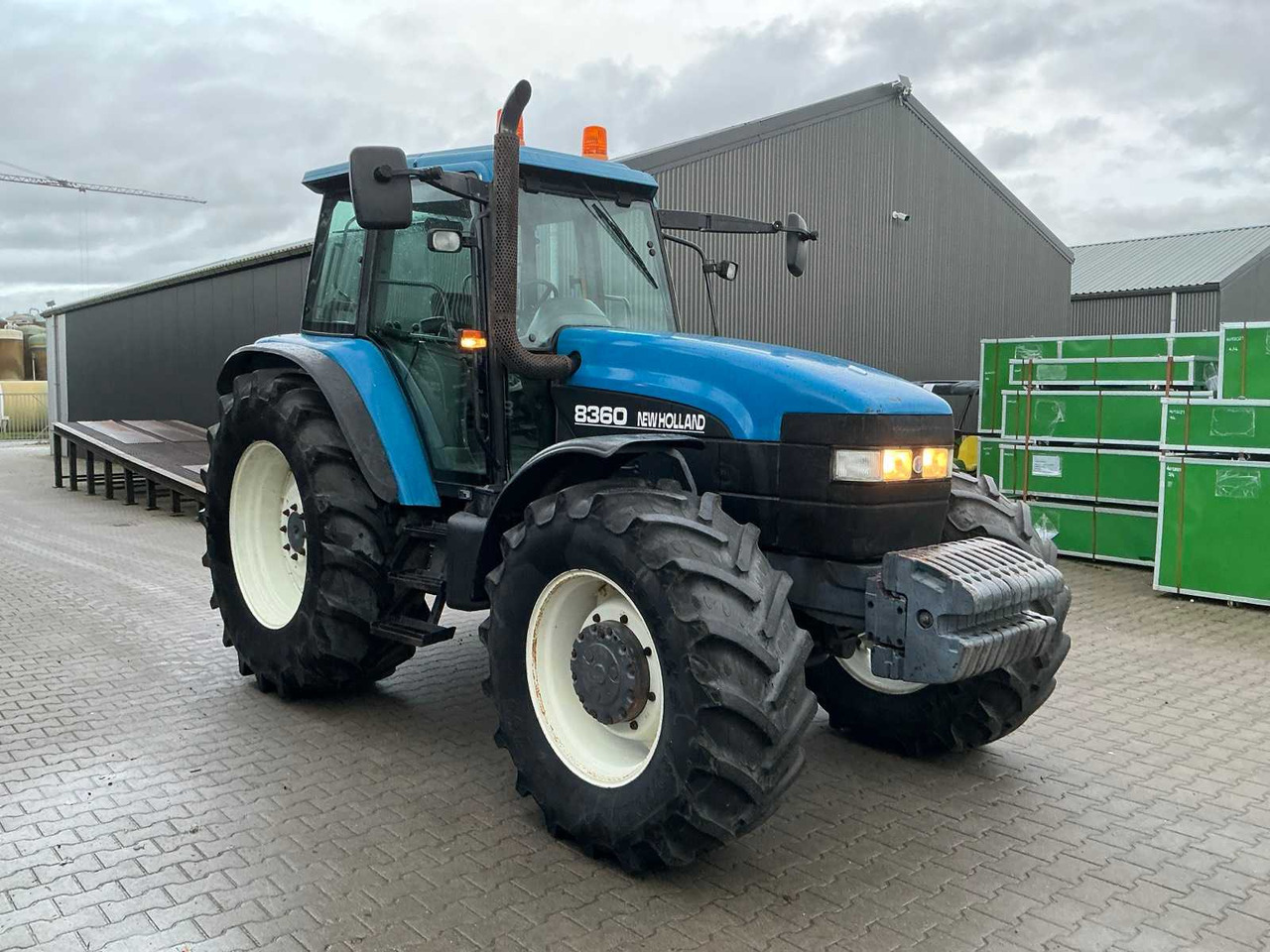 NEW HOLLAND 8360 ALL-WHEEL DRIVE FARM TRACTOR - Τρακτέρ: φωτογραφία 2 NEW HOLLAND 8360 ALL-WHEEL DRIVE FARM TRACTOR - Τρακτέρ: φωτογραφία 2