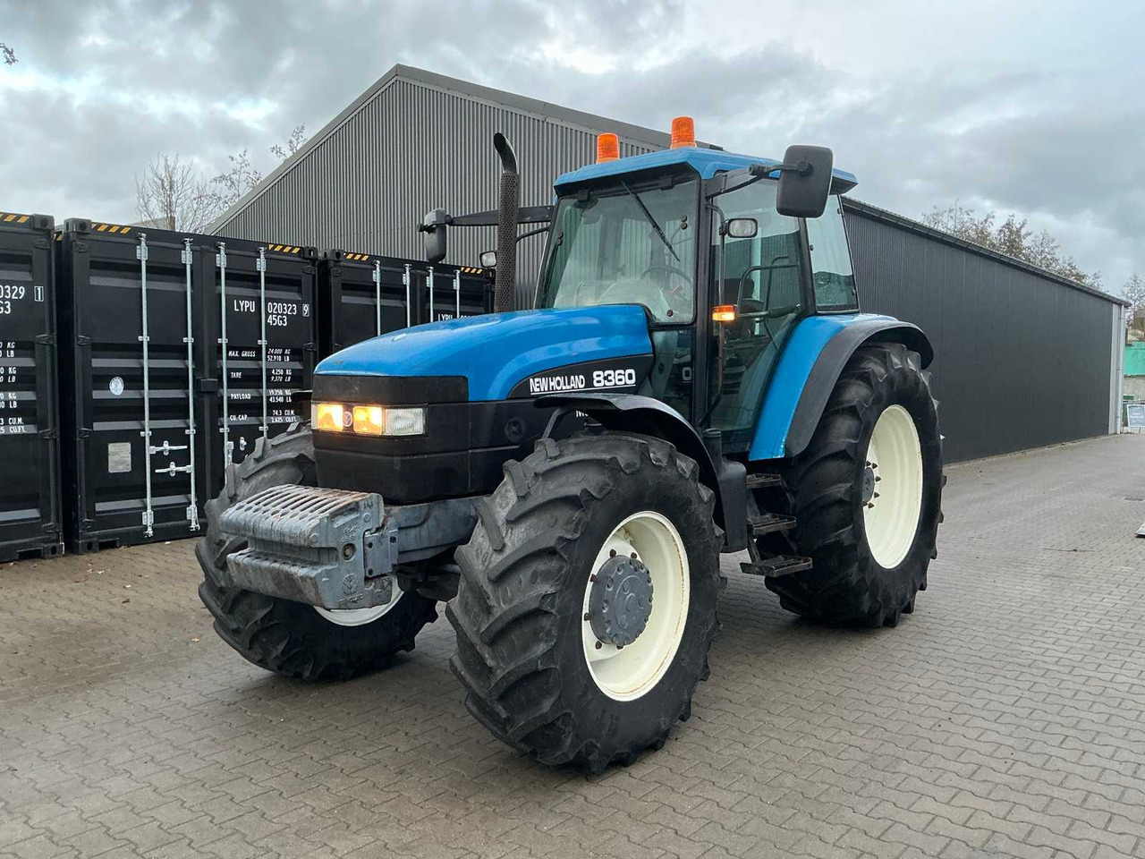 NEW HOLLAND 8360 ALL-WHEEL DRIVE FARM TRACTOR - Τρακτέρ: φωτογραφία 1 NEW HOLLAND 8360 ALL-WHEEL DRIVE FARM TRACTOR - Τρακτέρ: φωτογραφία 1