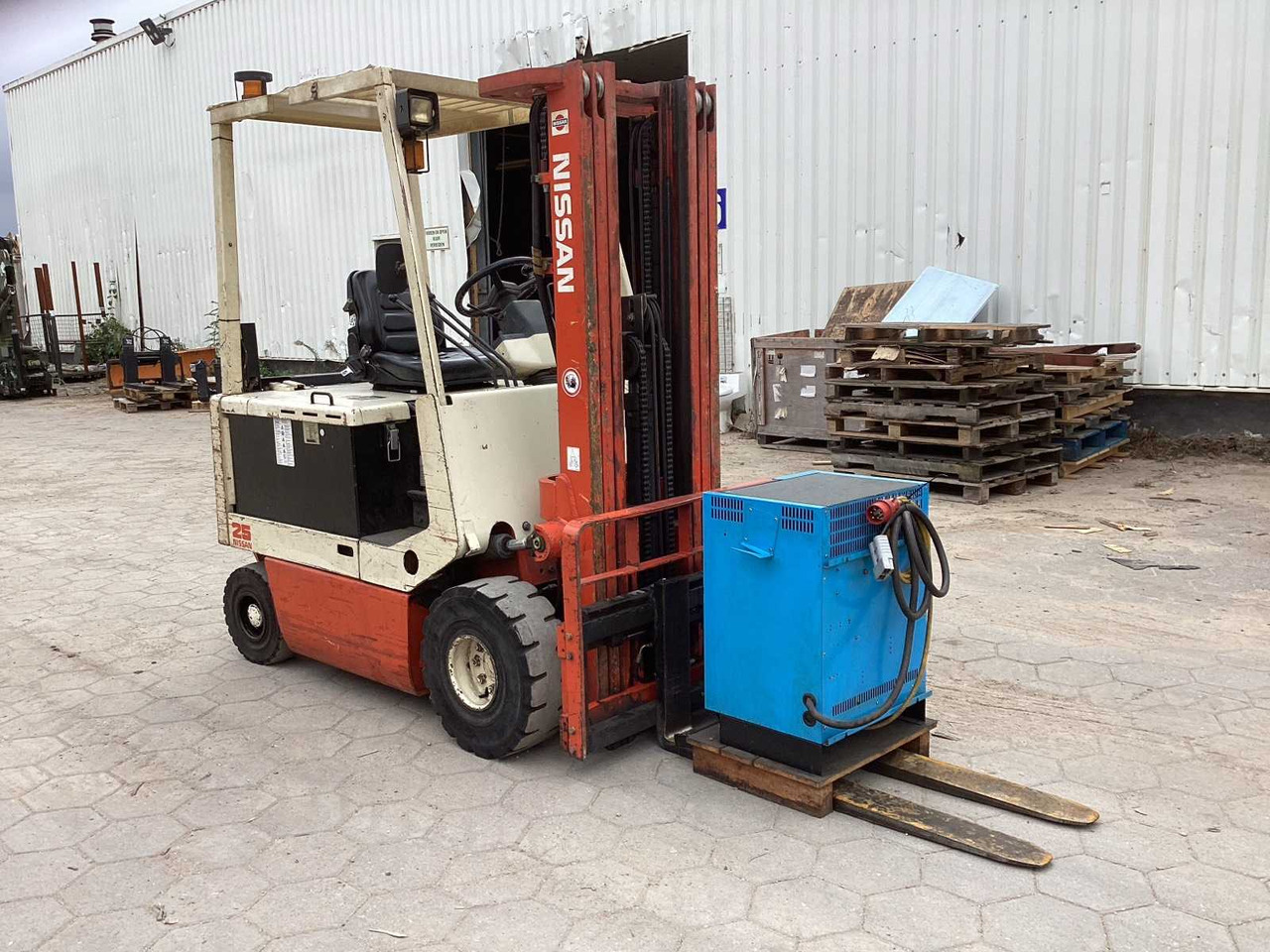 NISSAN YM02R-25U FORKLIFT - Περονοφόρο όχημα: φωτογραφία 2 NISSAN YM02R-25U FORKLIFT - Περονοφόρο όχημα: φωτογραφία 2