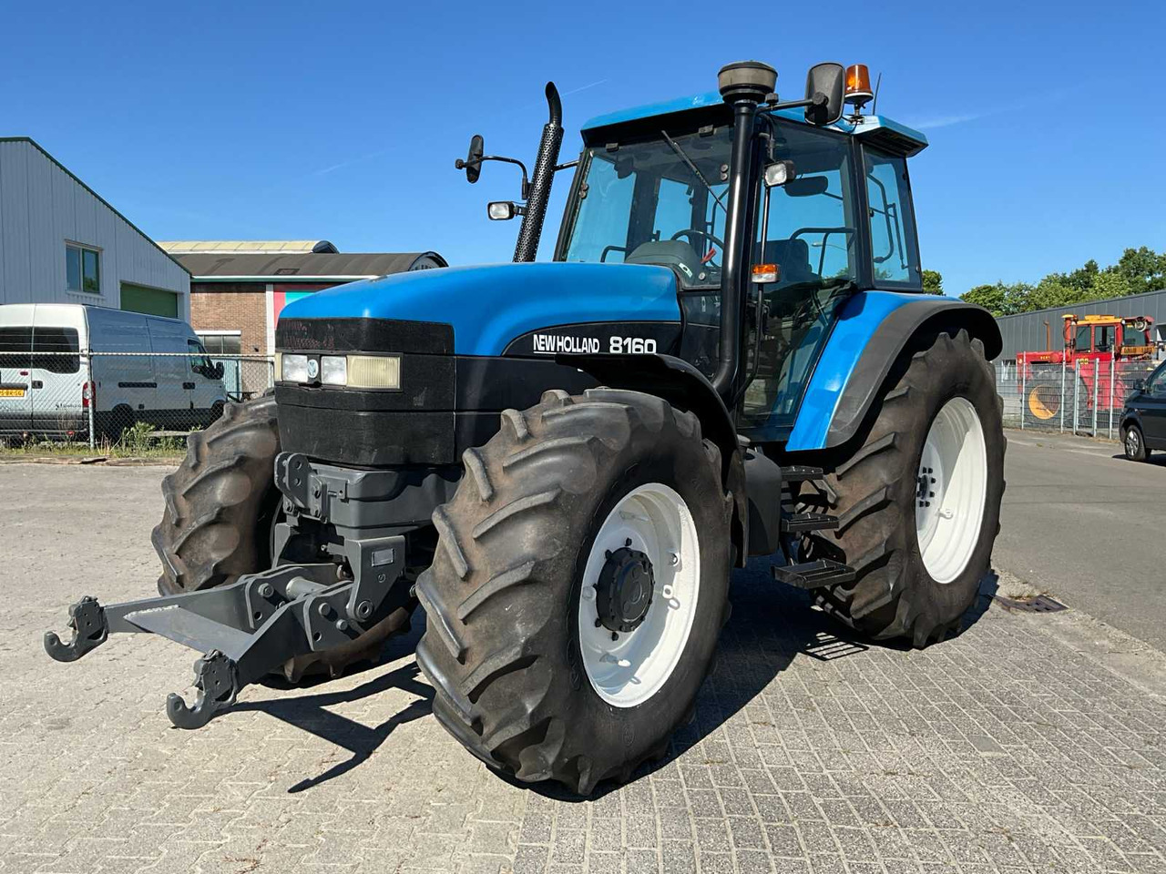 New Holland 8160 - Τρακτέρ: φωτογραφία 1 New Holland 8160 - Τρακτέρ: φωτογραφία 1