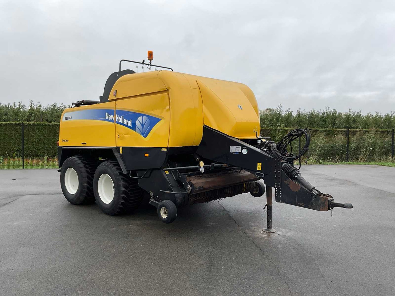 New Holland BB 9060 - Χορτοδετική μηχανή τετράγωνες μπάλες: φωτογραφία 1 New Holland BB 9060 - Χορτοδετική μηχανή τετράγωνες μπάλες: φωτογραφία 1