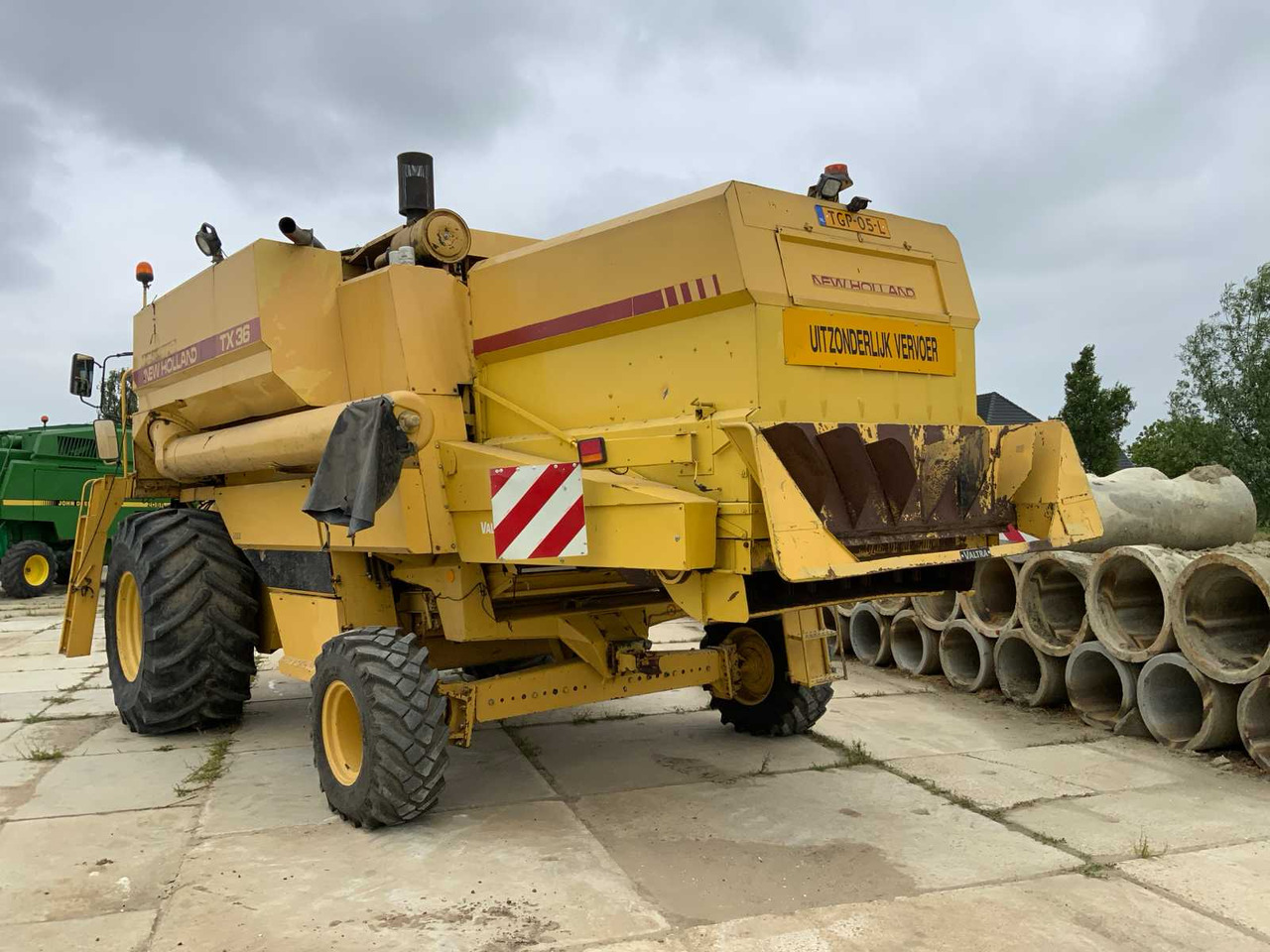 New holland TX36 - Θεριζοαλωνιστική μηχανή: φωτογραφία 4 New holland TX36 - Θεριζοαλωνιστική μηχανή: φωτογραφία 4