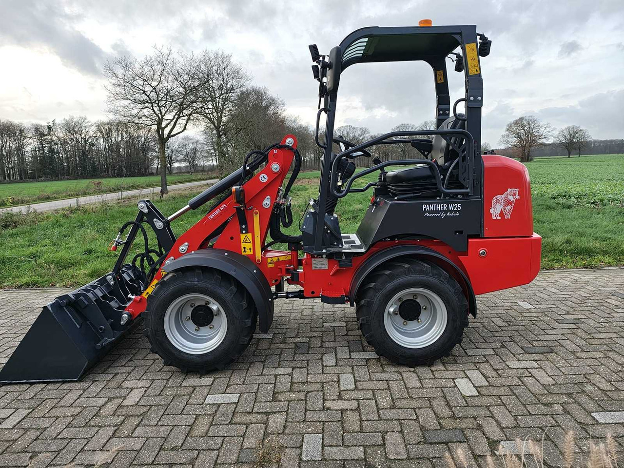 PANTHER W25 MINILOADER - Ελαστιχοφόρος φορτωτής: φωτογραφία 4 PANTHER W25 MINILOADER - Ελαστιχοφόρος φορτωτής: φωτογραφία 4