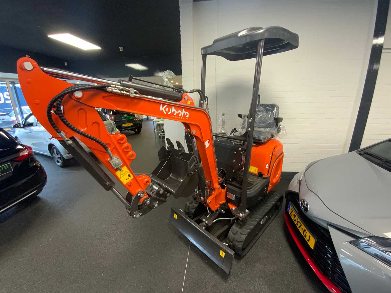 Powered-By-Kubota U105 - Μίνι εκσκαφέας: φωτογραφία 1 Powered-By-Kubota U105 - Μίνι εκσκαφέας: φωτογραφία 1