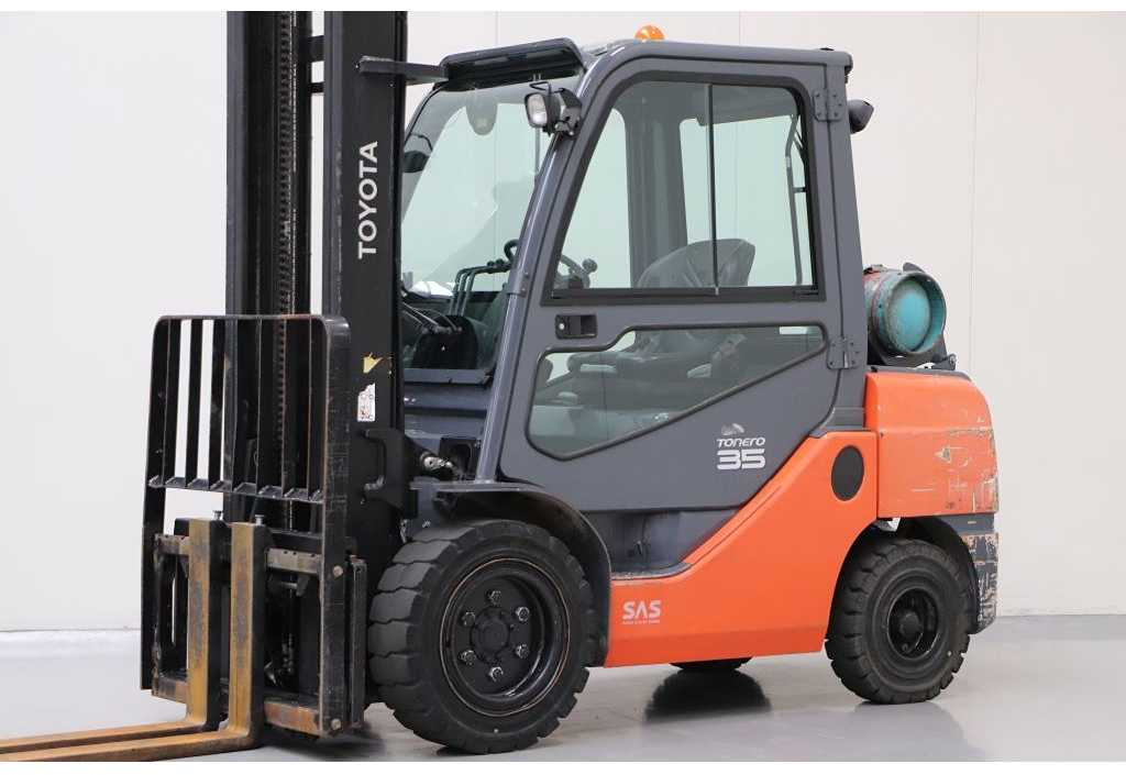 TOYOTA - 02-8FGJF35 - FORKLIFT, SIDESHIFT, 2015, 5M - Περονοφόρο όχημα: φωτογραφία 1 TOYOTA - 02-8FGJF35 - FORKLIFT, SIDESHIFT, 2015, 5M - Περονοφόρο όχημα: φωτογραφία 1