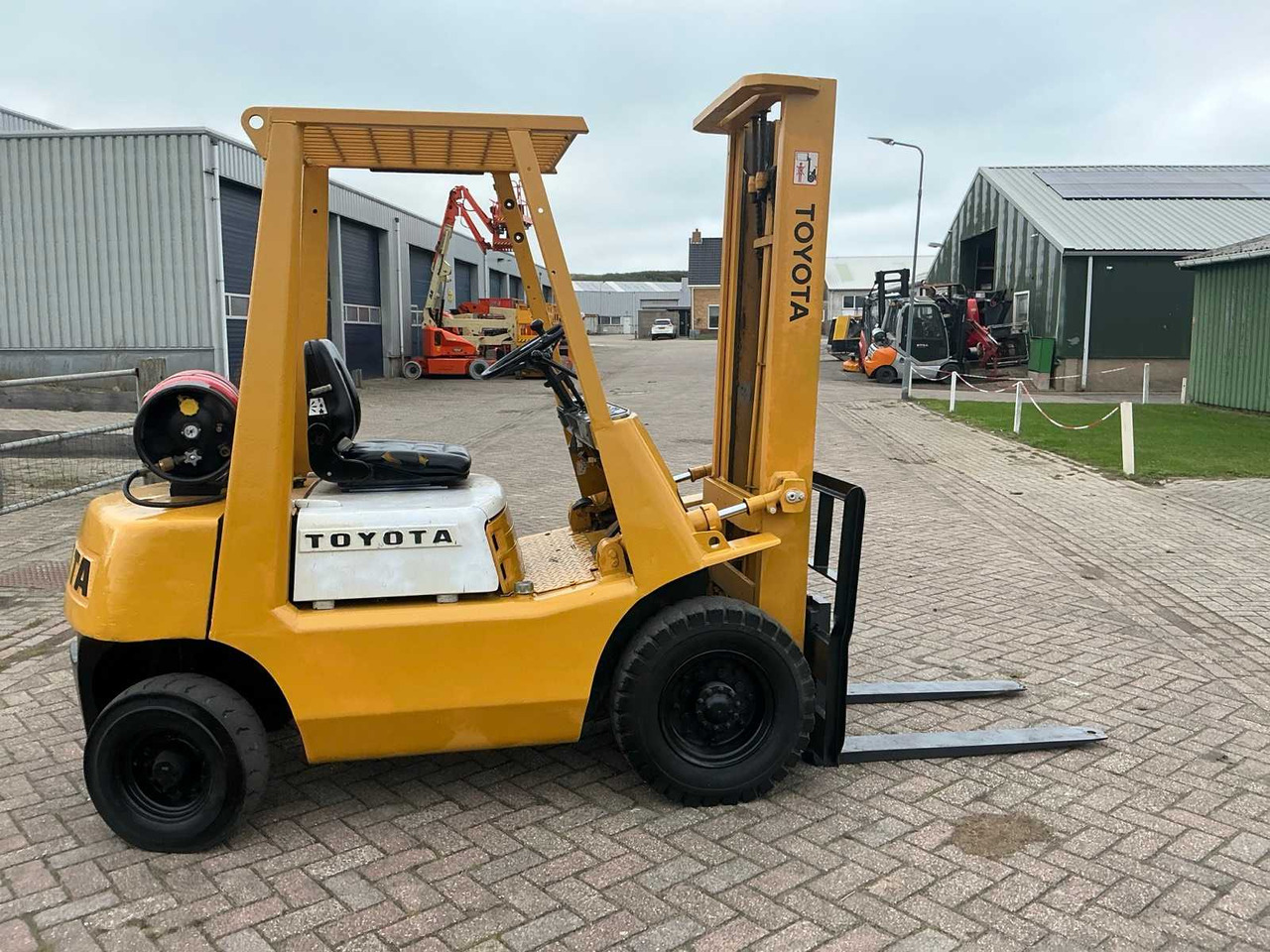TOYOTA 2FG25 FORKLIFT - Περονοφόρο όχημα: φωτογραφία 5 TOYOTA 2FG25 FORKLIFT - Περονοφόρο όχημα: φωτογραφία 5