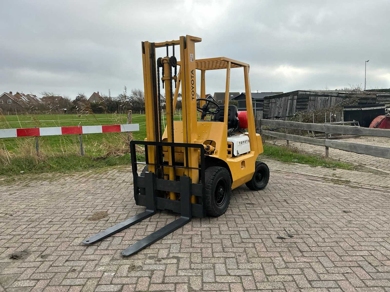 TOYOTA 2FG25 FORKLIFT - Περονοφόρο όχημα: φωτογραφία 2 TOYOTA 2FG25 FORKLIFT - Περονοφόρο όχημα: φωτογραφία 2