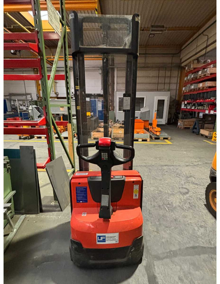 TOYOTA SWE 120 ELECTRIC PALLET TRUCK - Πλατφόρμα εναέρια: φωτογραφία 2 TOYOTA SWE 120 ELECTRIC PALLET TRUCK - Πλατφόρμα εναέρια: φωτογραφία 2