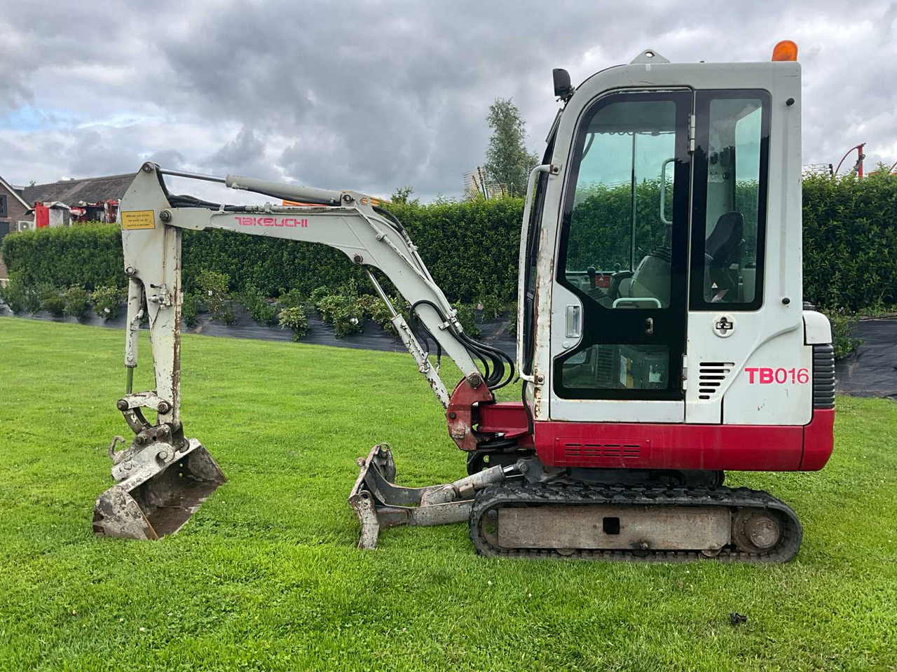 Takeuchi TB016 - Μίνι εκσκαφέας: φωτογραφία 5 Takeuchi TB016 - Μίνι εκσκαφέας: φωτογραφία 5