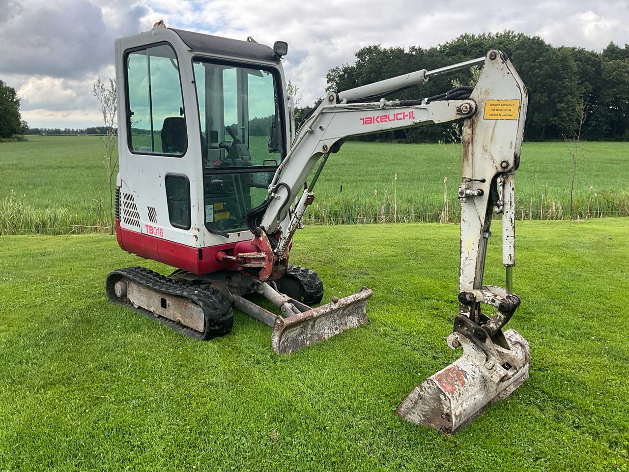 Takeuchi TB016 - Μίνι εκσκαφέας: φωτογραφία 4 Takeuchi TB016 - Μίνι εκσκαφέας: φωτογραφία 4
