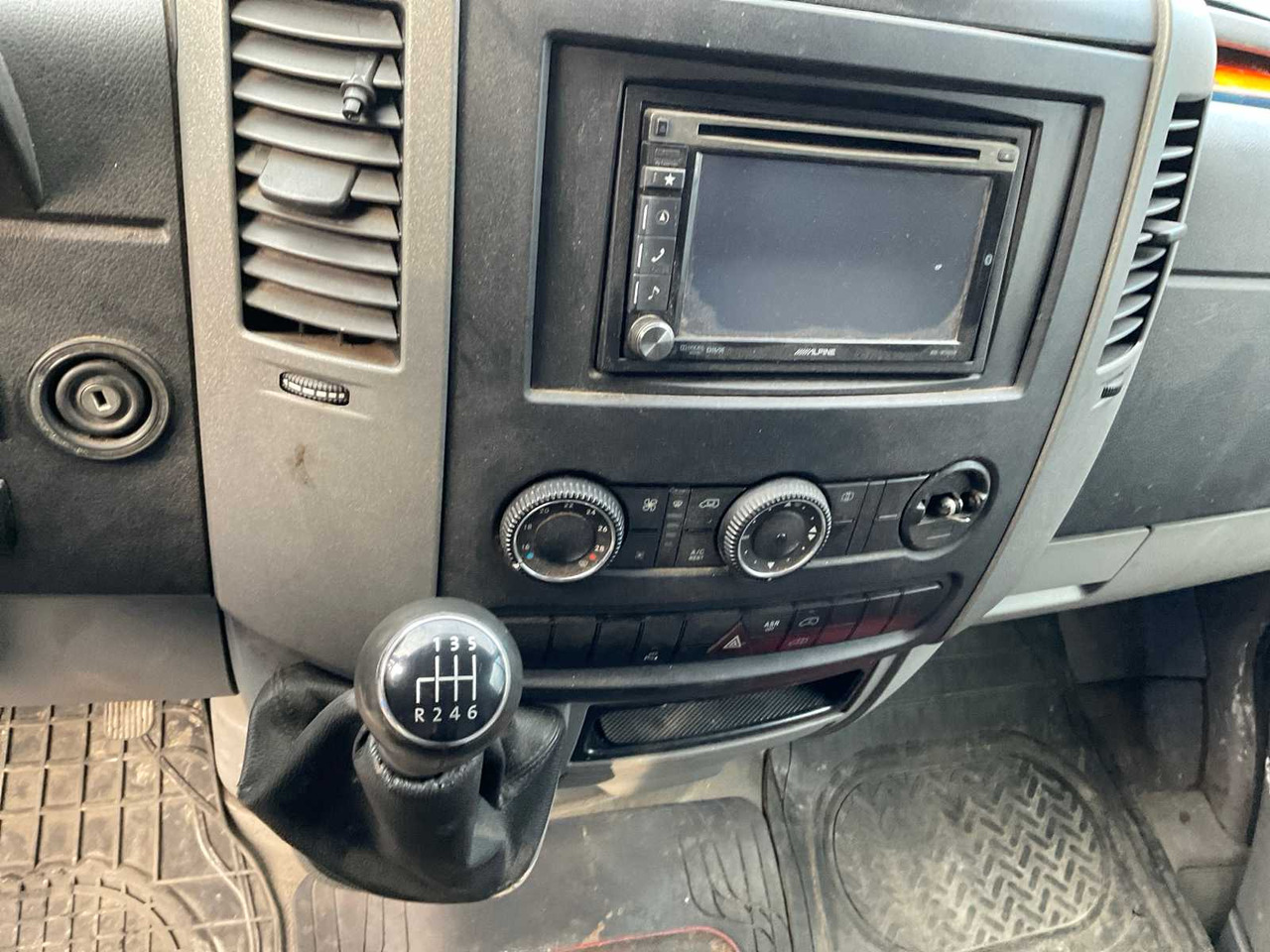 Ελαφρύ επαγγελματικό VOLKSWAGEN - CRAFTER - - COMMERCIAL VEHICLE: φωτογραφία 18 Ελαφρύ επαγγελματικό VOLKSWAGEN - CRAFTER - - COMMERCIAL VEHICLE: φωτογραφία 18