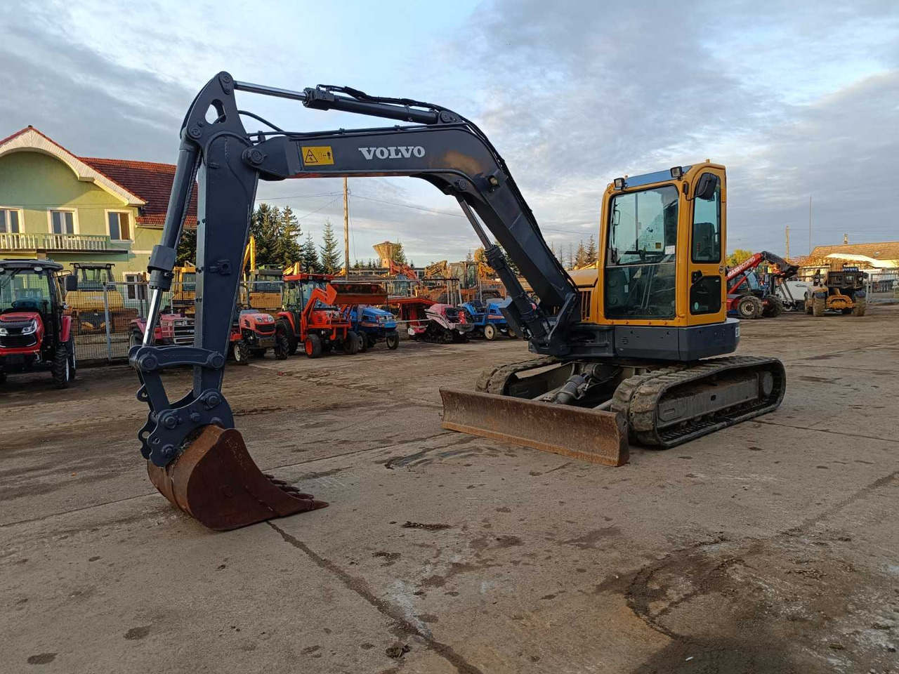 VOLVO - ECR88 - MIDI-EXCAVATOR - 2013 - Εκσκαφέας: φωτογραφία 2 VOLVO - ECR88 - MIDI-EXCAVATOR - 2013 - Εκσκαφέας: φωτογραφία 2