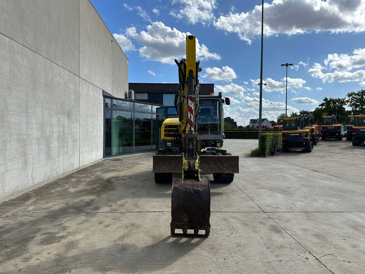 Wacker Neuson WACKER NEUSON - 2019 - EW100 - WHEELED EXCAVATOR - Τροχοφόρος εκσκαφέας: φωτογραφία 2 Wacker Neuson WACKER NEUSON - 2019 - EW100 - WHEELED EXCAVATOR - Τροχοφόρος εκσκαφέας: φωτογραφία 2