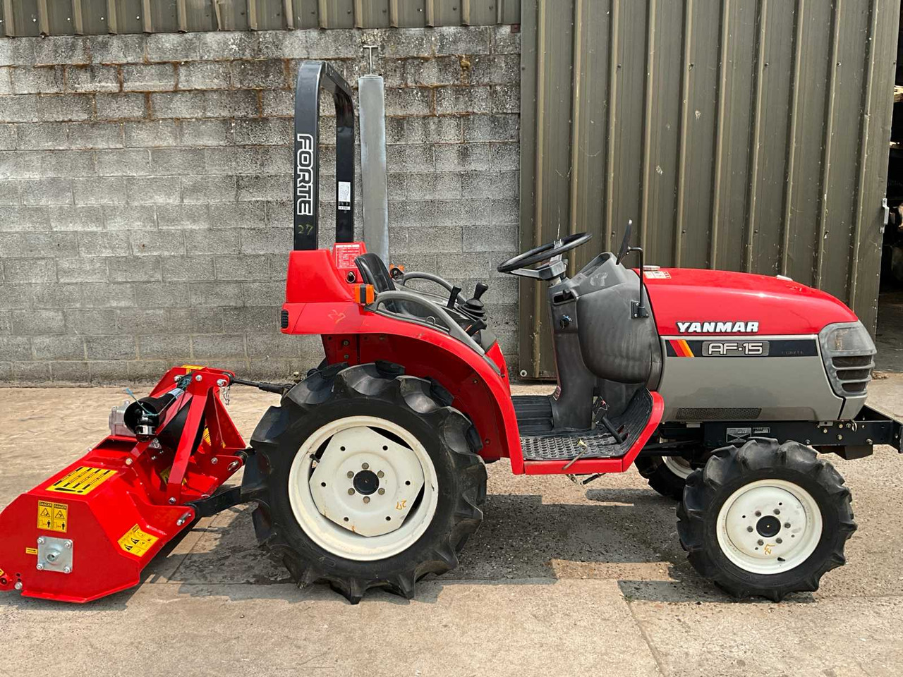 Yanmar Forte AF15 - Μικρό τρακτέρ: φωτογραφία 4 Yanmar Forte AF15 - Μικρό τρακτέρ: φωτογραφία 4