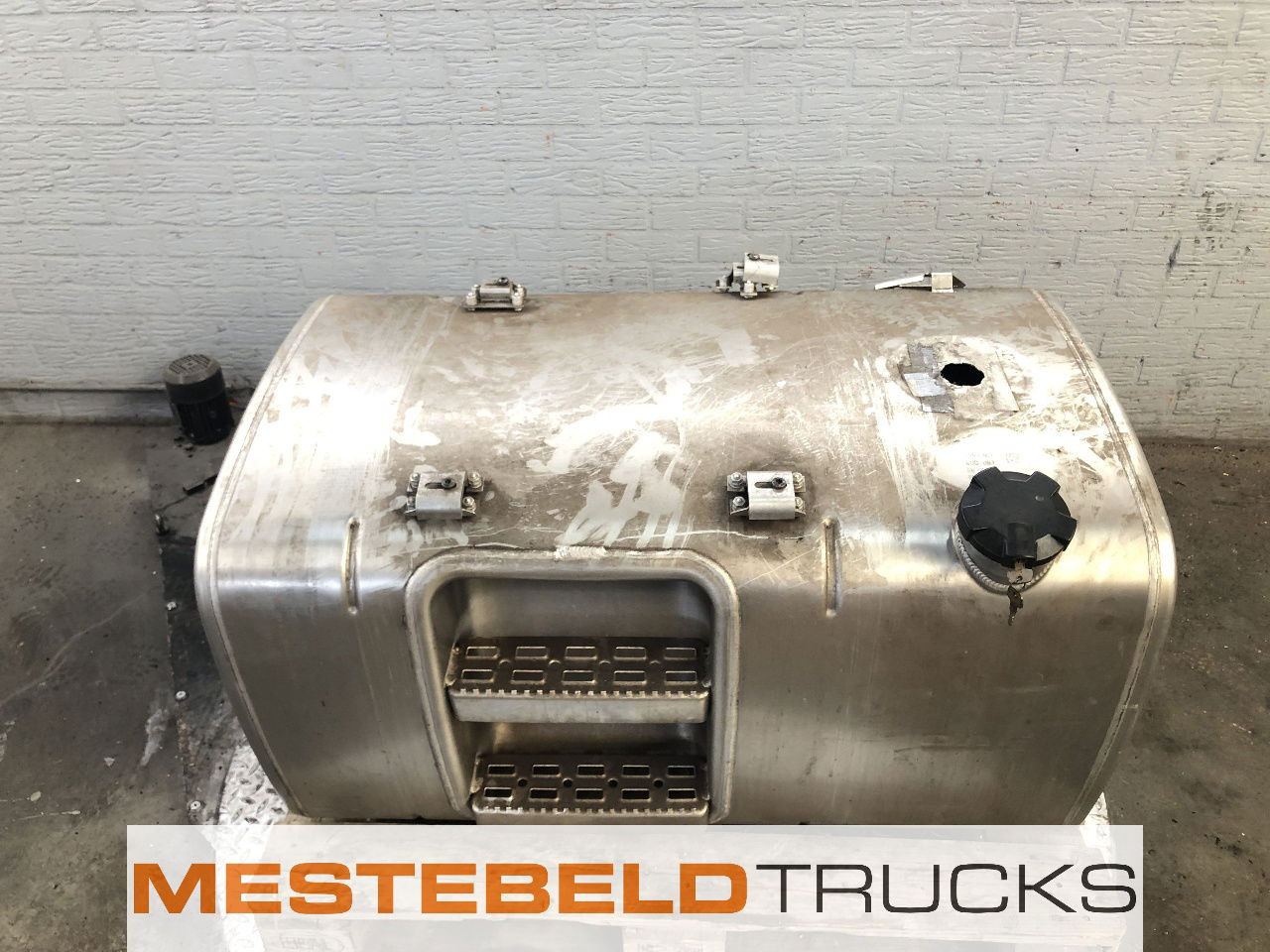 DAF Brandstoftank 400 liter - Σύστημα καυσίμου για Φορτηγό: φωτογραφία 1 DAF Brandstoftank 400 liter - Σύστημα καυσίμου για Φορτηγό: φωτογραφία 1