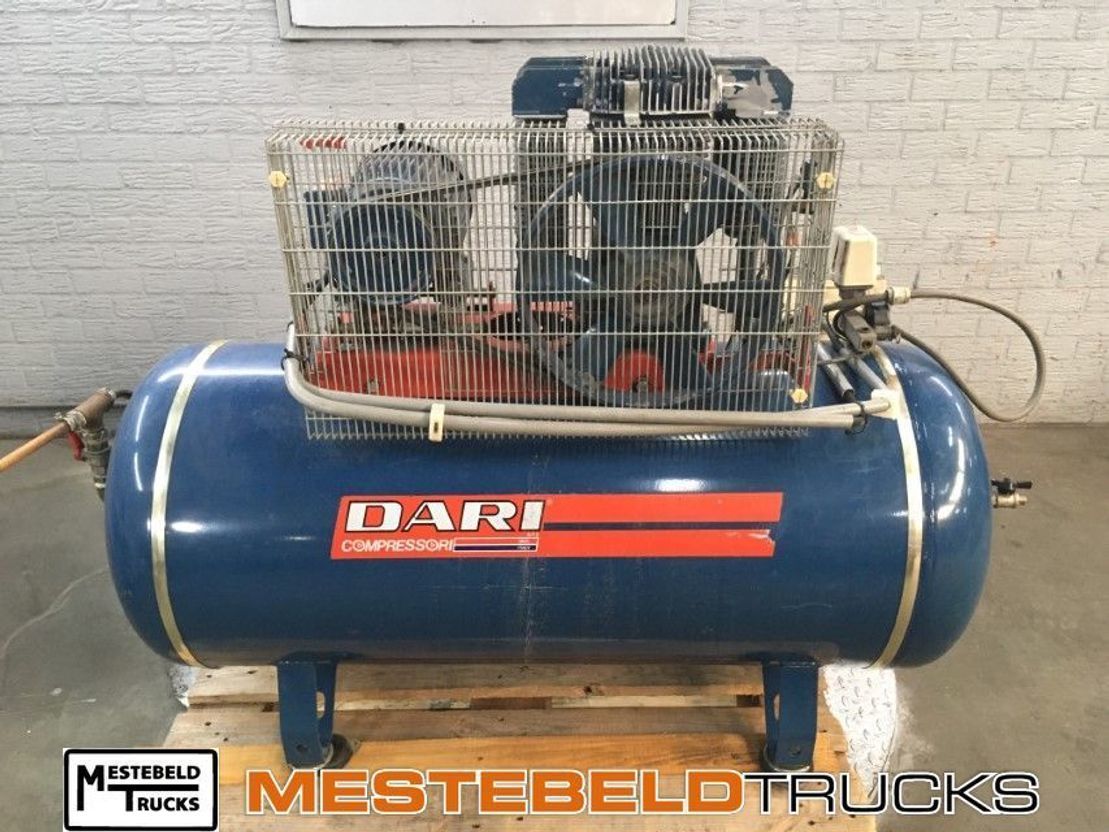 Diversen Compressor - Κομπρεσέρ για Φορτηγό: φωτογραφία 1 Diversen Compressor - Κομπρεσέρ για Φορτηγό: φωτογραφία 1