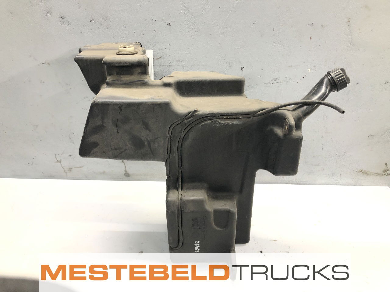 Mercedes-Benz Ruitensproeiertank - Καμπίνα και εσωτερικό για Φορτηγό: φωτογραφία 1 Mercedes-Benz Ruitensproeiertank - Καμπίνα και εσωτερικό για Φορτηγό: φωτογραφία 1