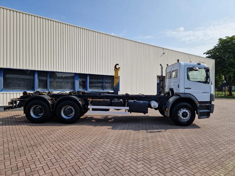 Mercedes-Benz Atego 2628 6x4, Manual gear, full steel suspension - Φορτηγό σασί: φωτογραφία 4 Mercedes-Benz Atego 2628 6x4, Manual gear, full steel suspension - Φορτηγό σασί: φωτογραφία 4