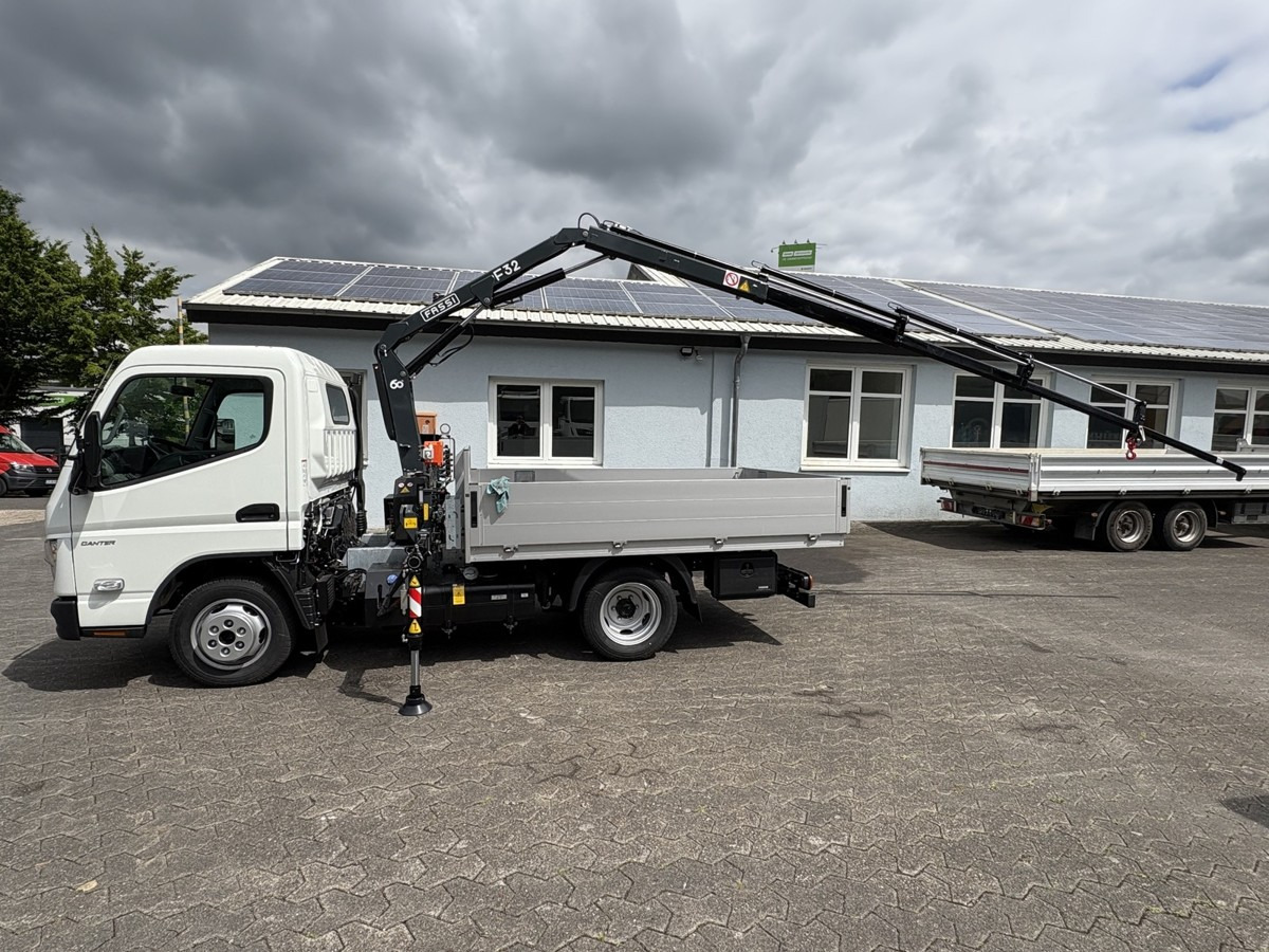 FUSO 3S15 Alu Pritsche 2.80m Ladekran Funk! sofort ve - Φορτηγό με γερανό: φωτογραφία 4 FUSO 3S15 Alu Pritsche 2.80m Ladekran Funk! sofort ve - Φορτηγό με γερανό: φωτογραφία 4