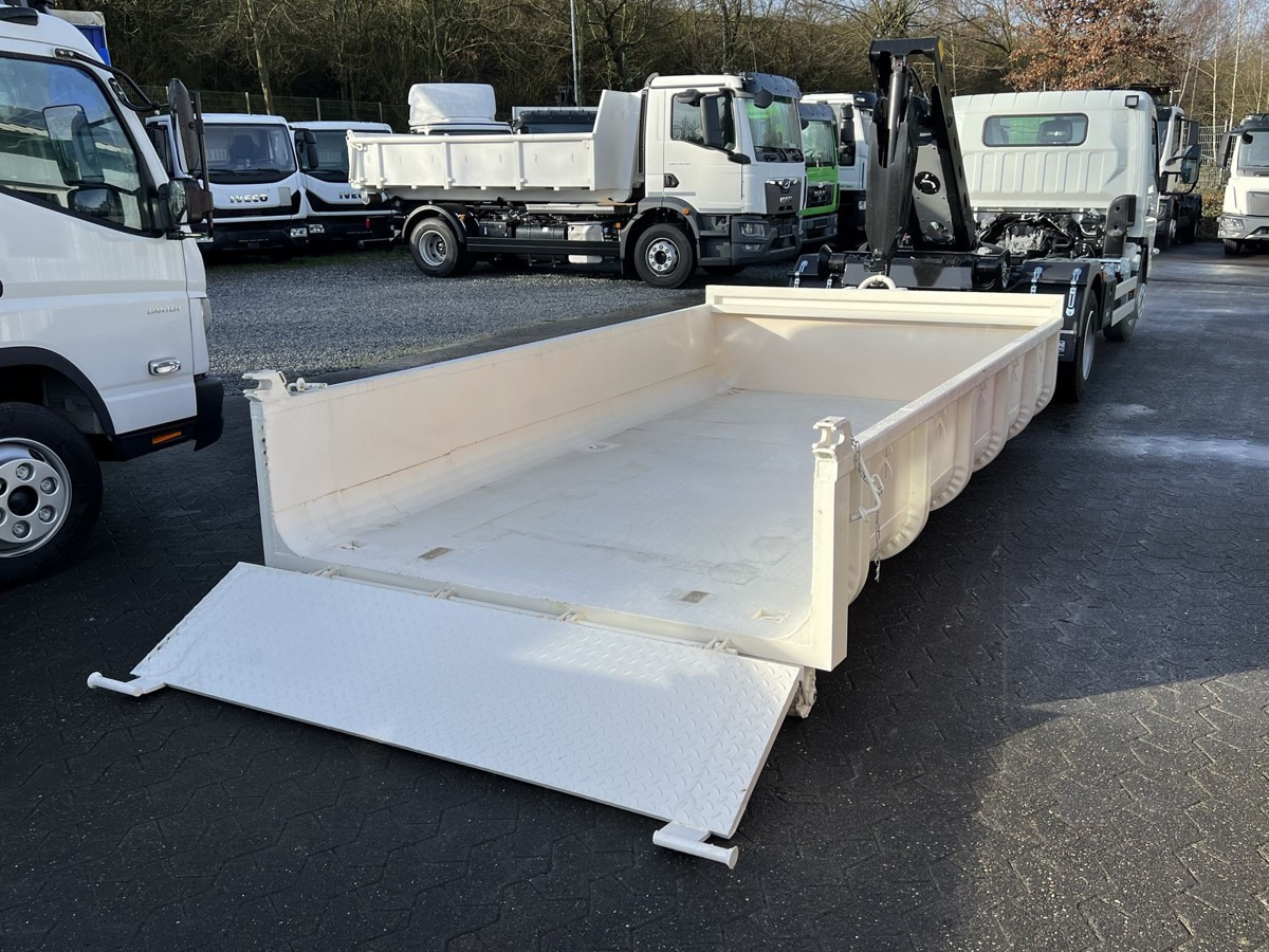 FUSO Canter FUSO 7C18 City Abrollkipper Miete - Φορτηγό φόρτωσης γάντζου: φωτογραφία 4 FUSO Canter FUSO 7C18 City Abrollkipper Miete - Φορτηγό φόρτωσης γάντζου: φωτογραφία 4