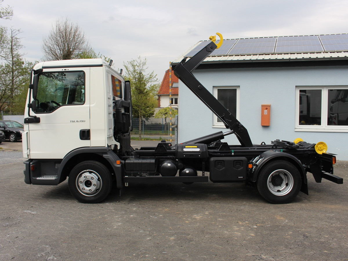 MAN TGL 8.190 BL 4x2 EUR6 City Abrollkipper 2 x AHK - Φορτηγό φόρτωσης γάντζου: φωτογραφία 4 MAN TGL 8.190 BL 4x2 EUR6 City Abrollkipper 2 x AHK - Φορτηγό φόρτωσης γάντζου: φωτογραφία 4