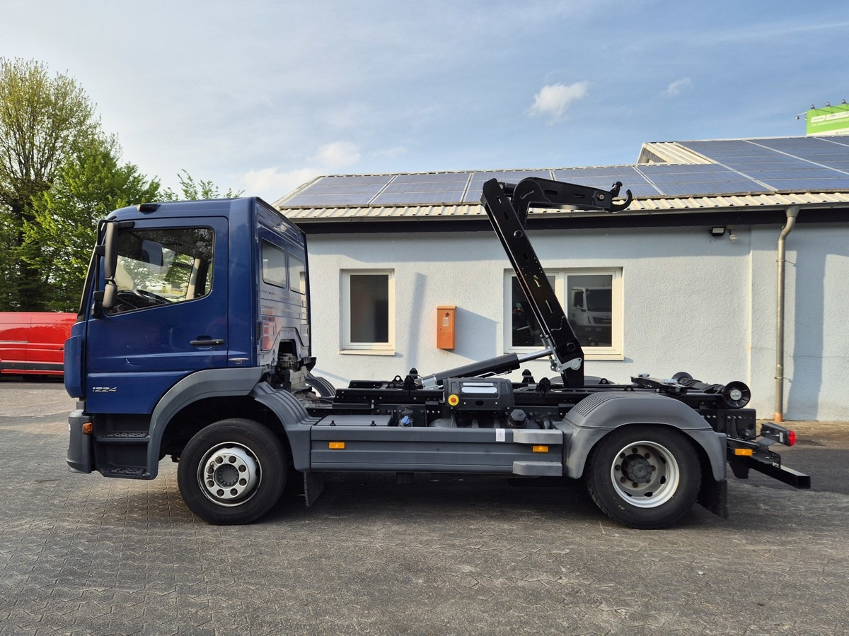 MERCEDES-BENZ 1224 L Atego City Abrollkipper NEU AHK Euro 6 - Φορτηγό φόρτωσης γάντζου: φωτογραφία 1 MERCEDES-BENZ 1224 L Atego City Abrollkipper NEU AHK Euro 6 - Φορτηγό φόρτωσης γάντζου: φωτογραφία 1