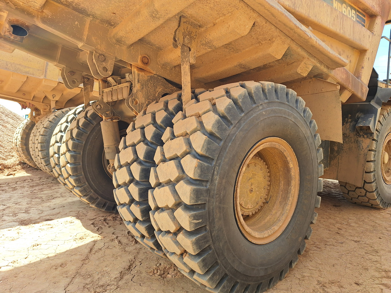 Ανατρεπόμενο όχημα μεταφοράς λατομικών υλικών KOMATSU HD605 7-EO: φωτογραφία 18 Ανατρεπόμενο όχημα μεταφοράς λατομικών υλικών KOMATSU HD605 7-EO: φωτογραφία 18