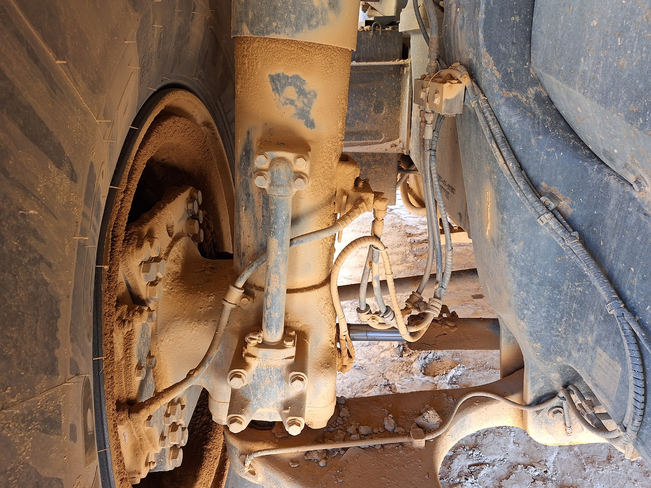 Ανατρεπόμενο όχημα μεταφοράς λατομικών υλικών KOMATSU HD605 7-EO: φωτογραφία 9 Ανατρεπόμενο όχημα μεταφοράς λατομικών υλικών KOMATSU HD605 7-EO: φωτογραφία 9